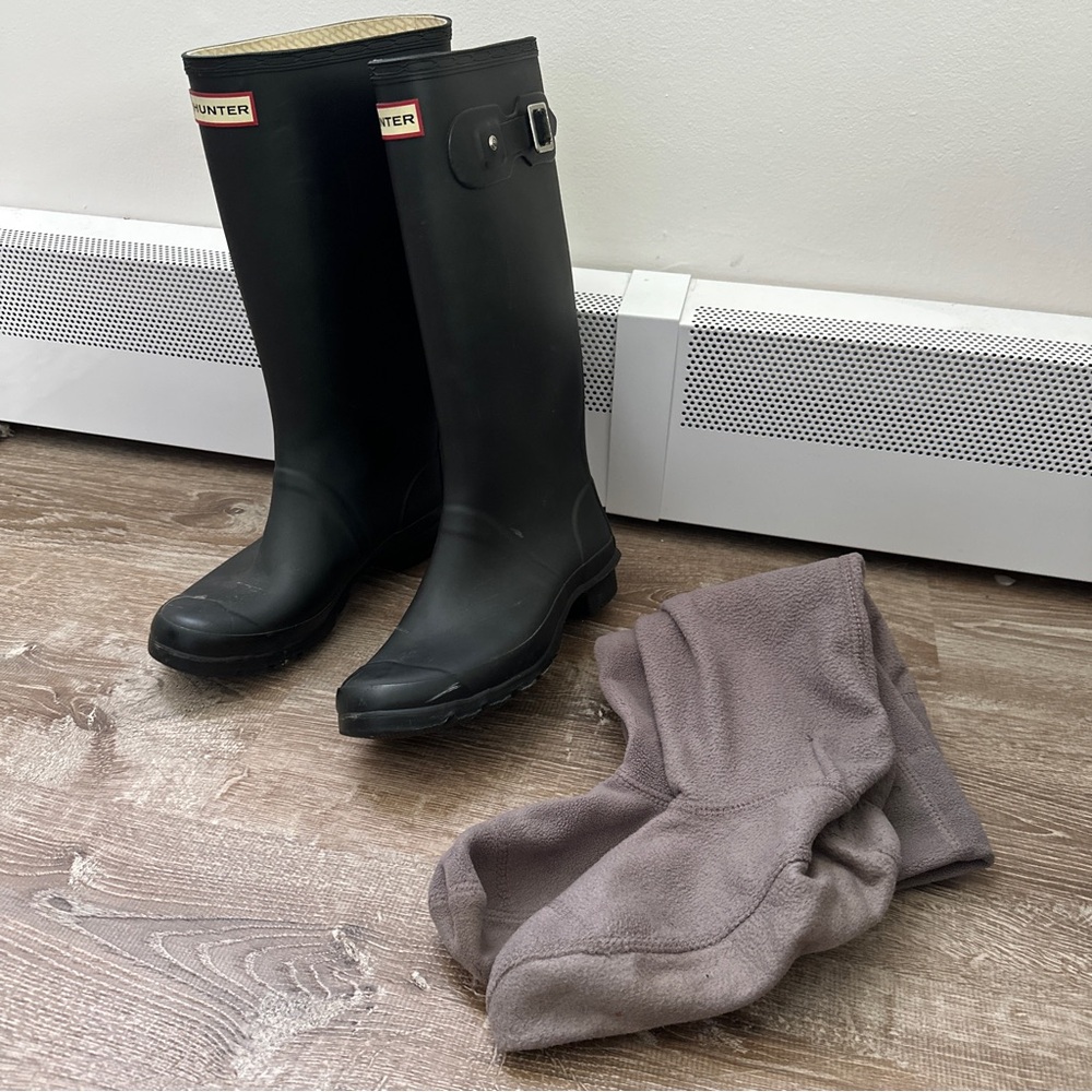 Hunter huntress Black Rain Boots with Gray Thermal Inserts
